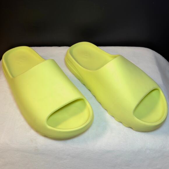 adidas Yeezy Slides “Glow Green” (2021) – GX6138 | 12M main image 10